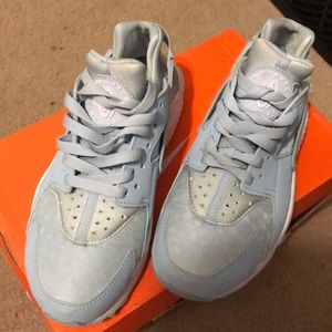 light blue huaraches